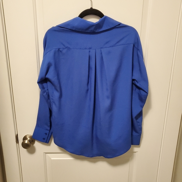 10/$30  ๐   like new beautiful oversized top  - Cobalt - Picture 8 of 10